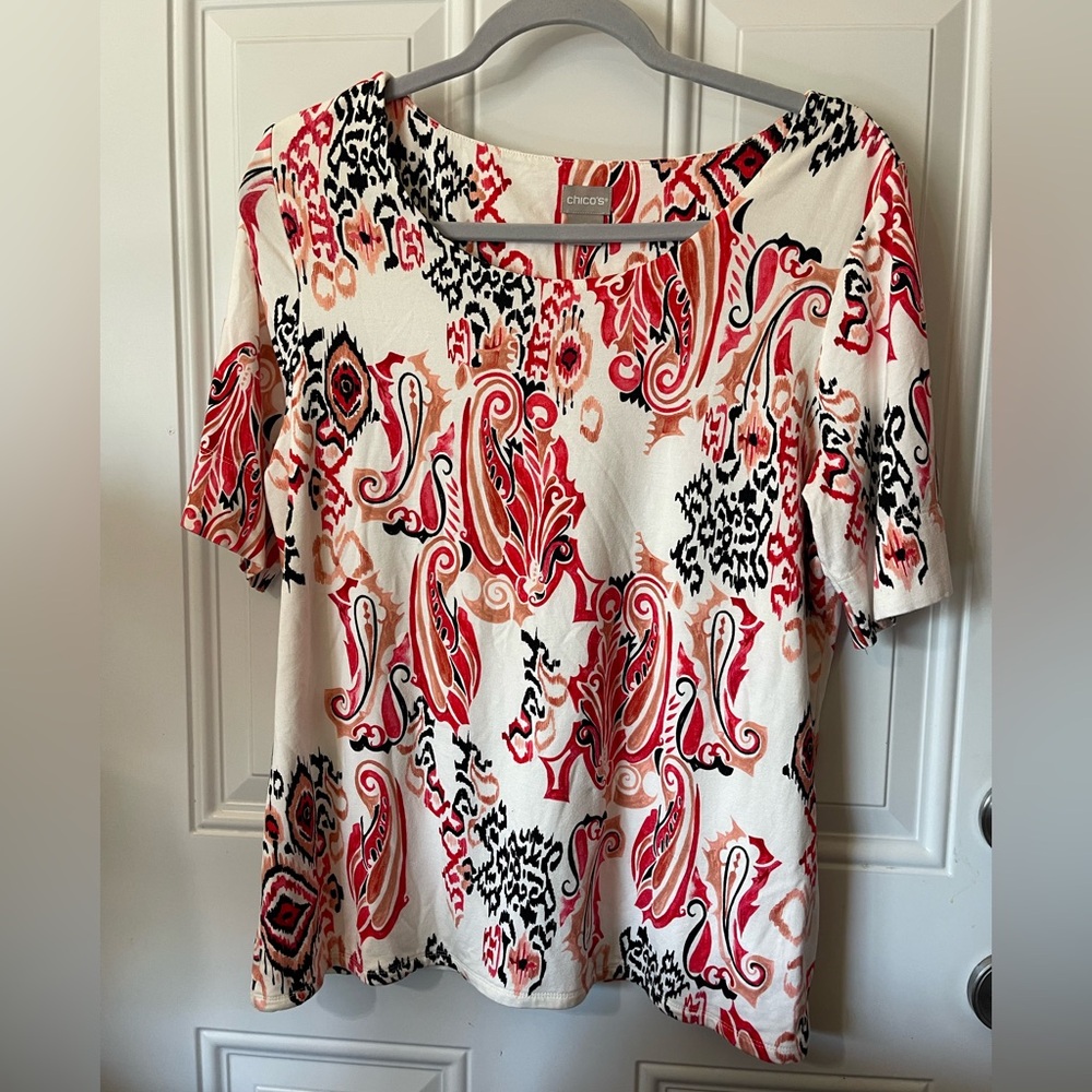 Chico's Red and Black Paisley Short Sleeve Top